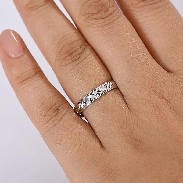 950 Platinum Diamond-cut Band Ring (3.30 G)