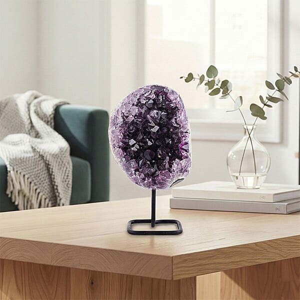 Amethyst On Stand -L
