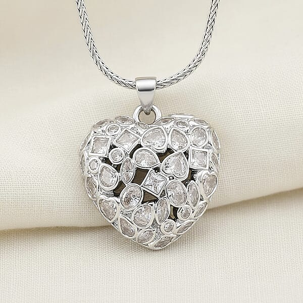 Simulated Diamond Heart Pendant Necklace In Silvertone 20-21.5 Inches