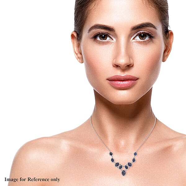 Sodalite 125.00 Ctw Necklace In Silvertone 18-20 Inches