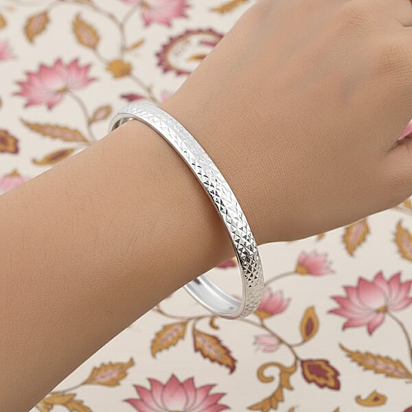 Sterling Silver Diamond Cut Bangle Bracelet (7.50 In) 4.50 Grams