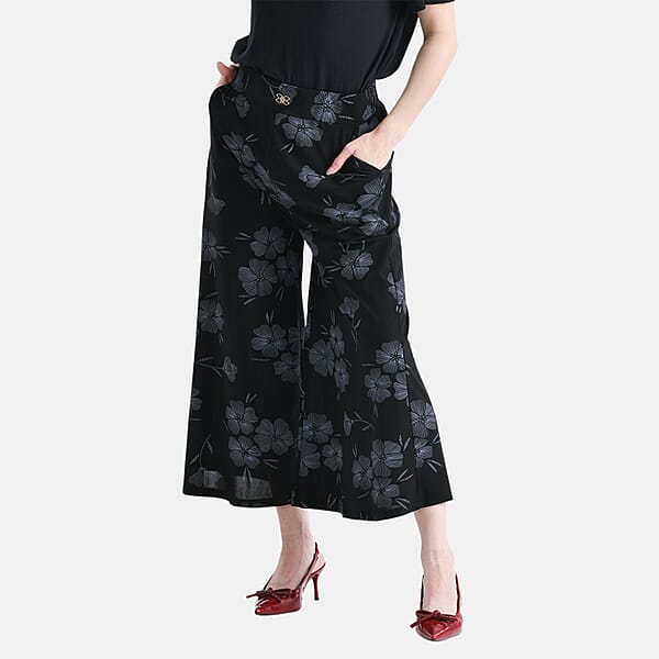 TAMSY Black Floral Printed Wide Leg Capri Pant With Pockets - S/M