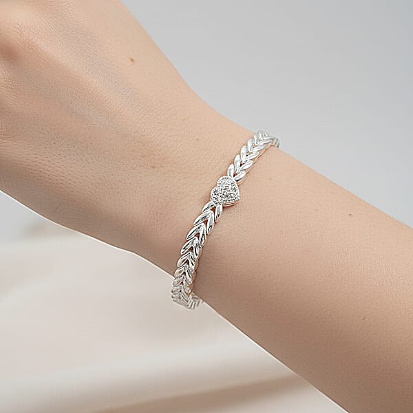 White Diamond 0.25 Ctw Heart Station Bracelet In Rhodium Over Sterling Silver (7.50 In)